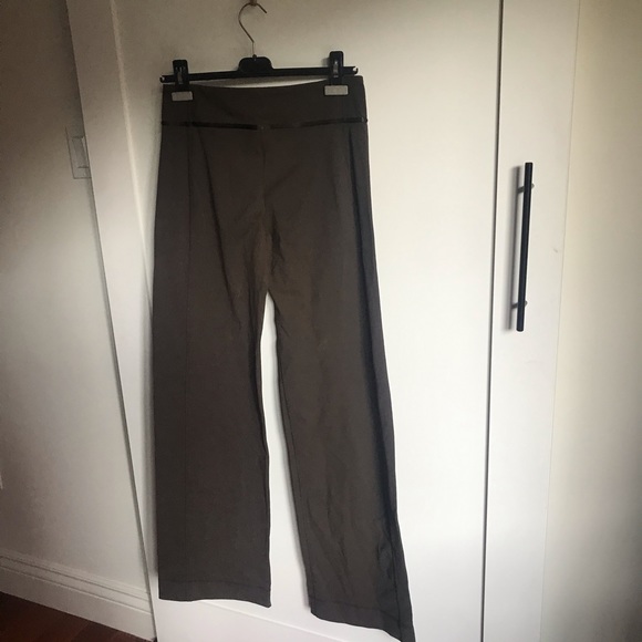Lululemon Brown Stretchy Yoga Pants - Picture 9 of 12